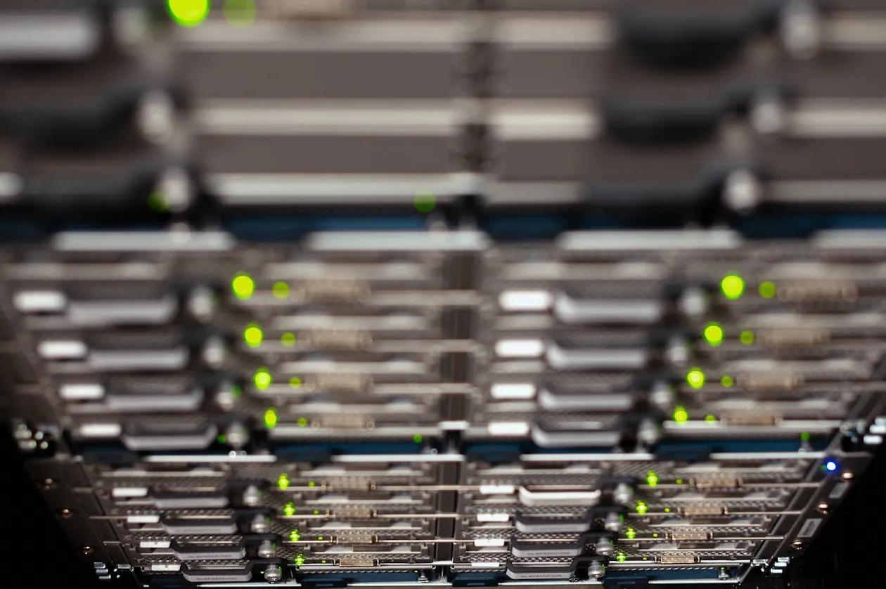 Server blades with green indicator lights for platform comparison