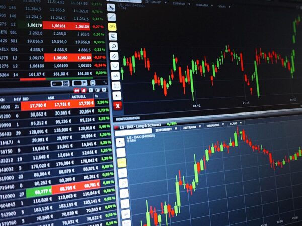 How Economic Indicators Influence Trading Decisions